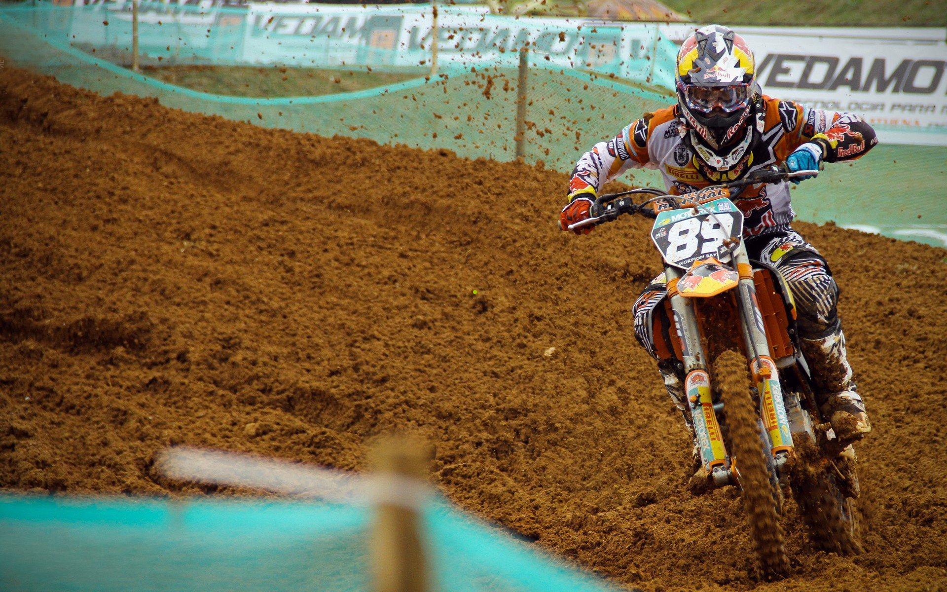 足坛狂欢夜!三大豪门齐奏凯歌,国米登顶拜仁巴黎火力全开