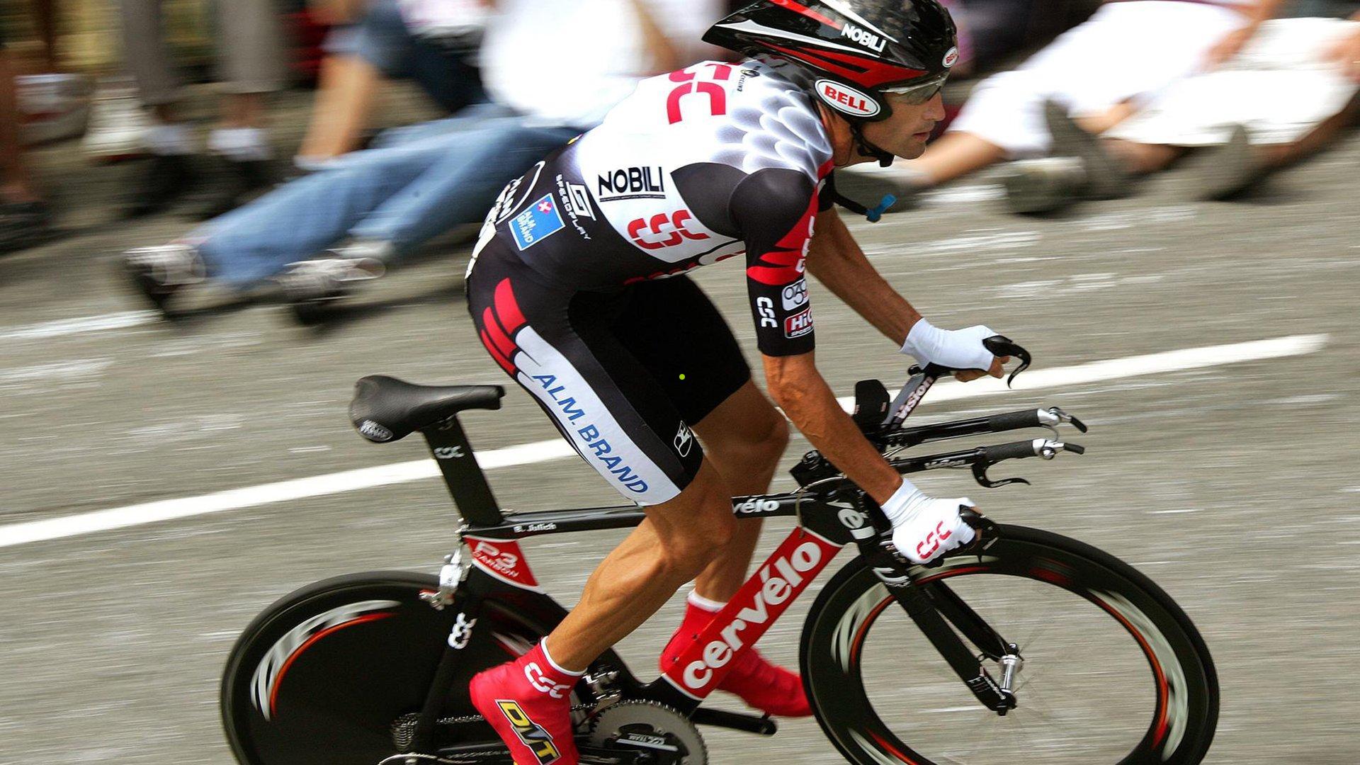 苏炳添坦言青春不再，寄语青少年接棒跑道梦想